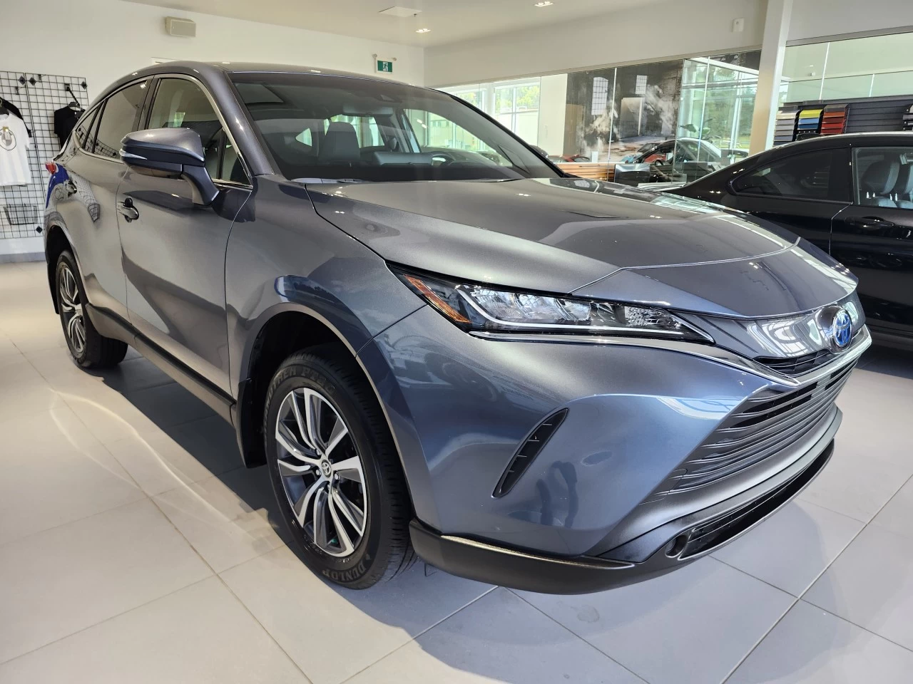 2022 Toyota Venza LE Main Image