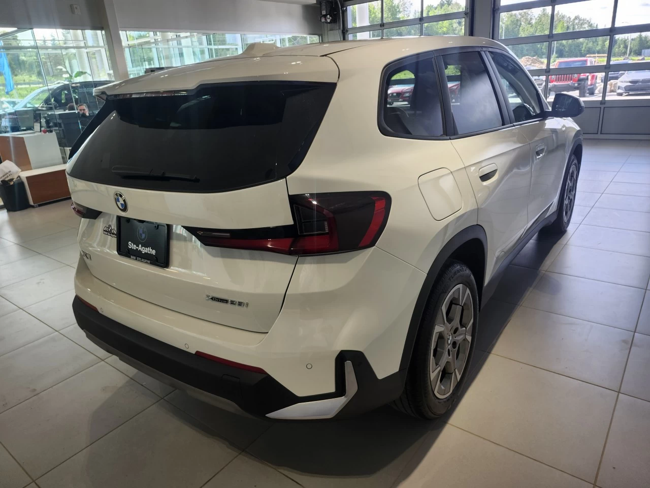 2023 BMW X1 xDrive28i Image principale