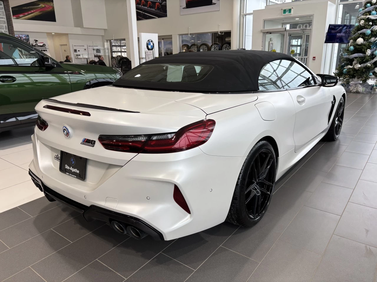 2023 BMW M8 Competition Image principale