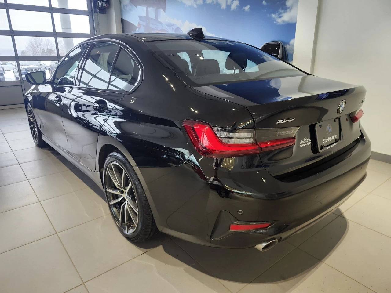 2022 BMW 3 Series 330i xDrive Image principale