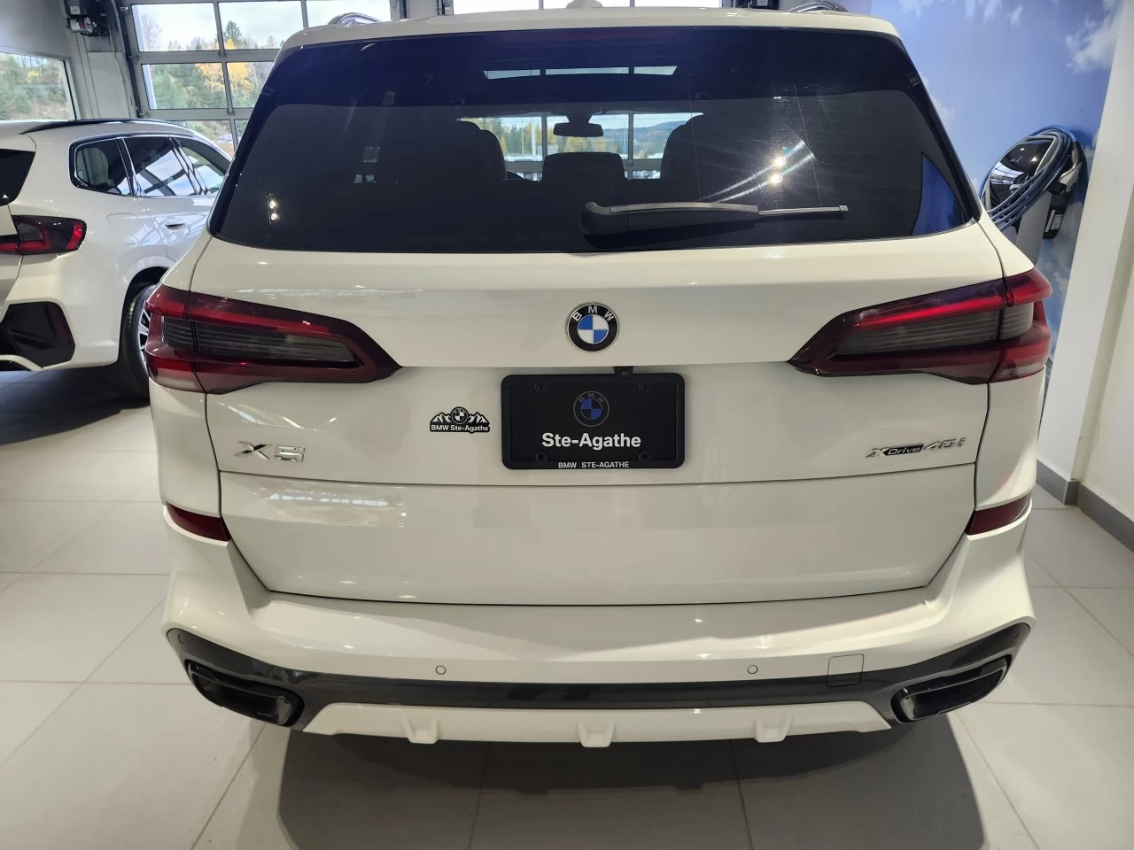 2022 BMW X5 xDrive40i Main Image