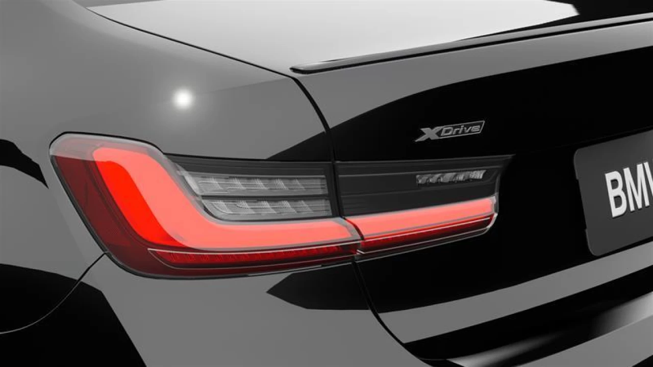 2026 BMW 330I xDrive M Sport Edition Image principale