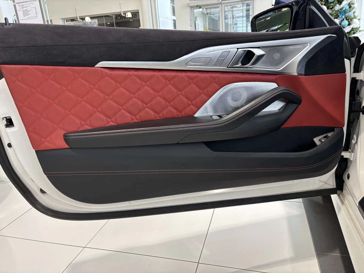 2023 BMW M8 Competition Image principale