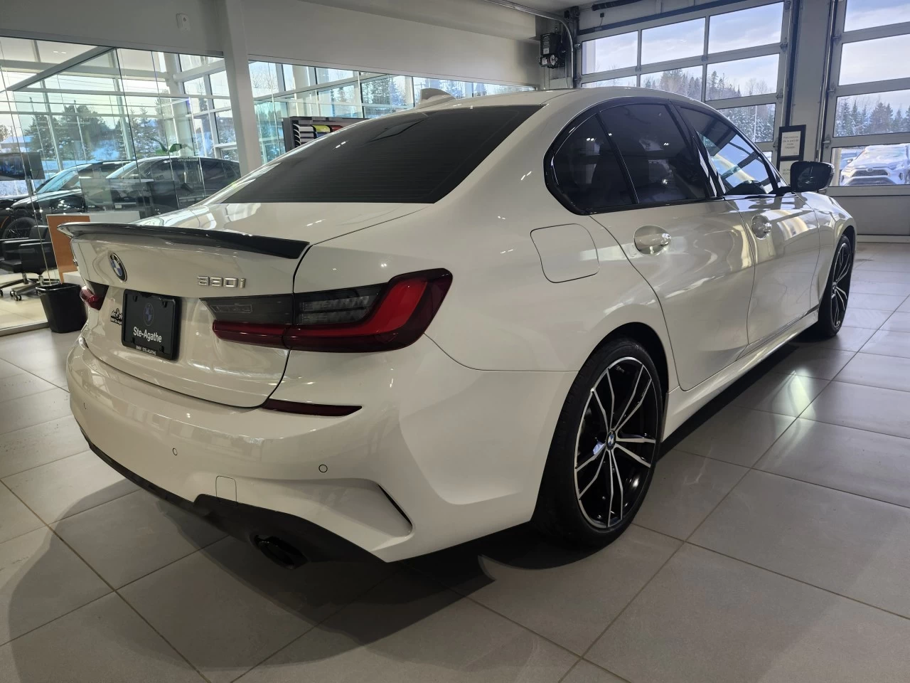 2022 BMW 3 series 330i xDrive Main Image