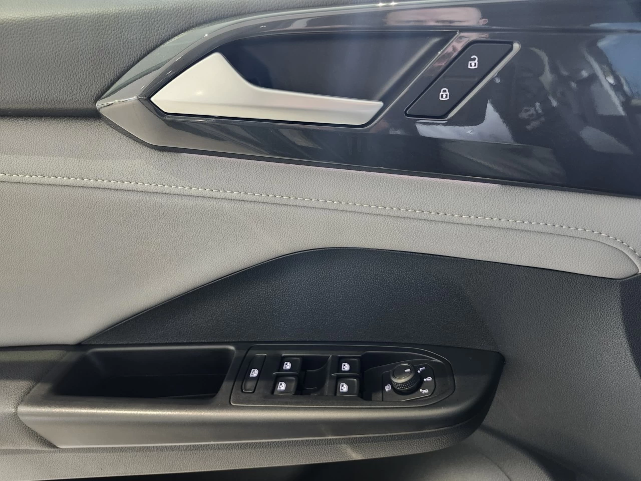 2023 Volkswagen Taos Highline Image principale