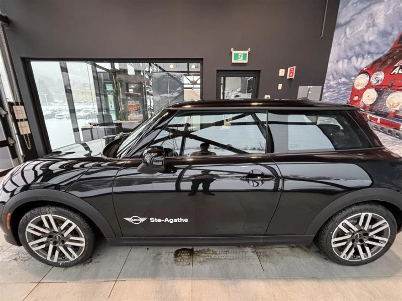 2026 MINI 3 Door Cooper C FWD Image principale