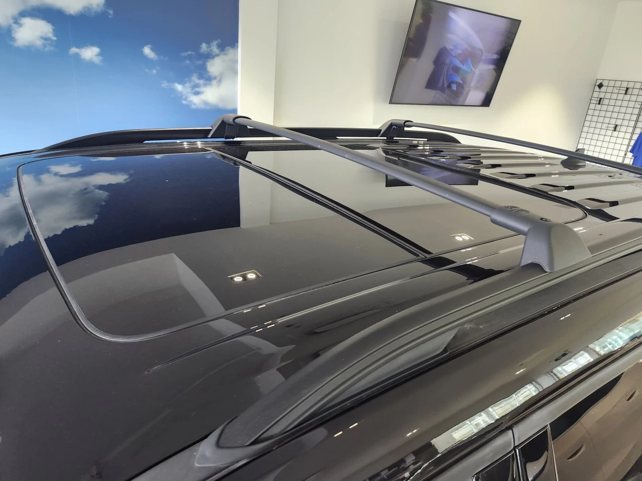 2023 Ford Explorer ST Main Image