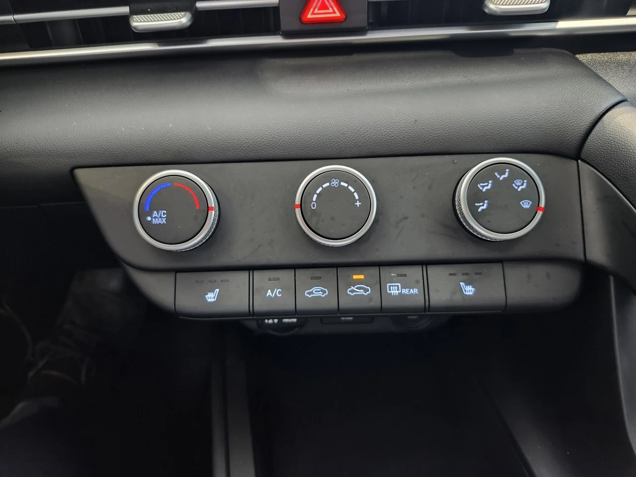 2022 Hyundai Elantra Essential Image principale