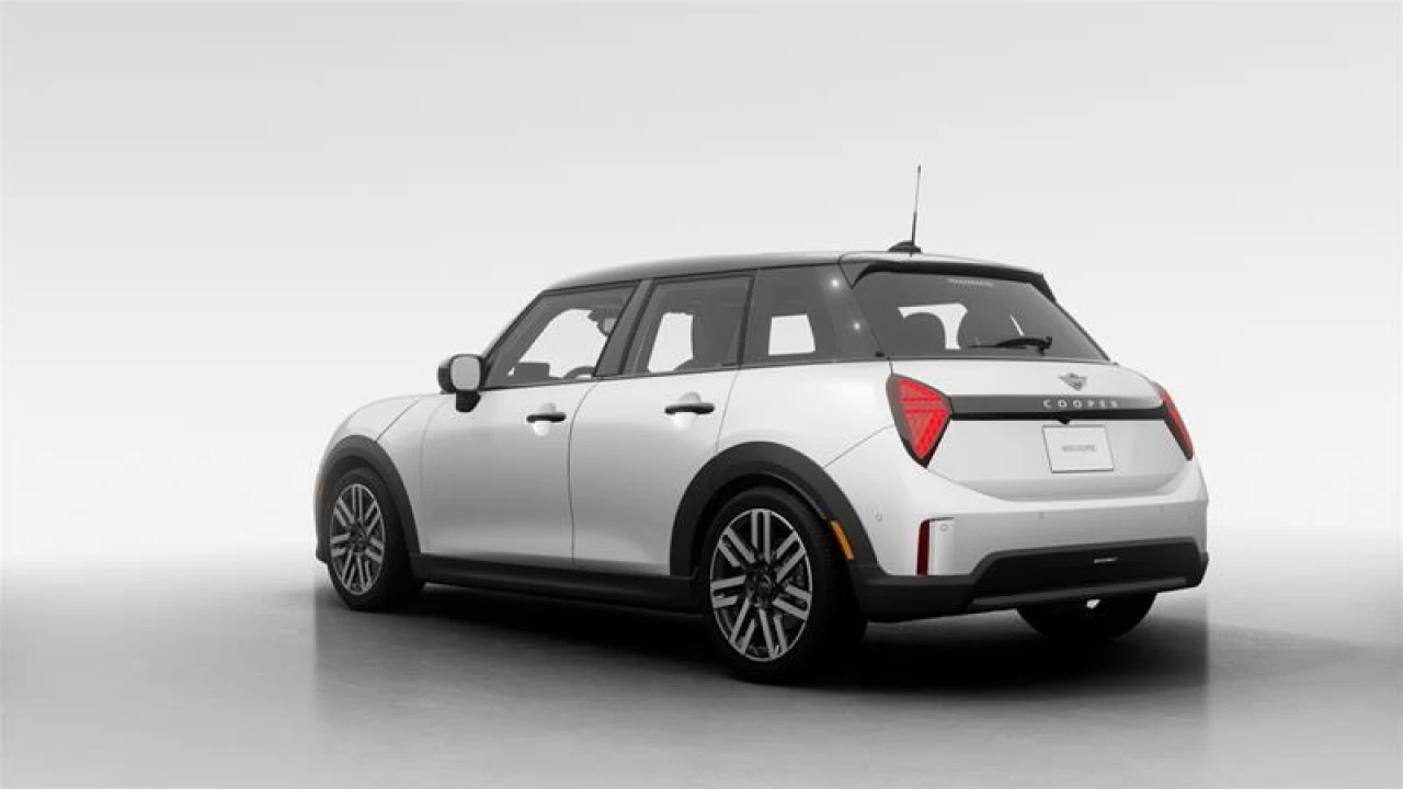 2026 MINI 5 Door Cooper C FWD Image principale