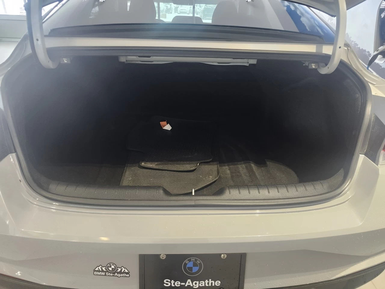 2022 Hyundai Elantra Essential Image principale