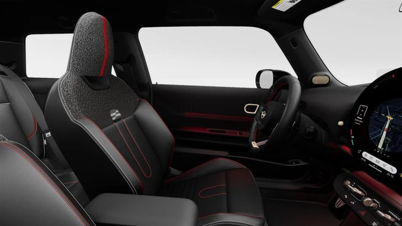 2025 MINI 3 Door John Cooper Works FWD Image principale