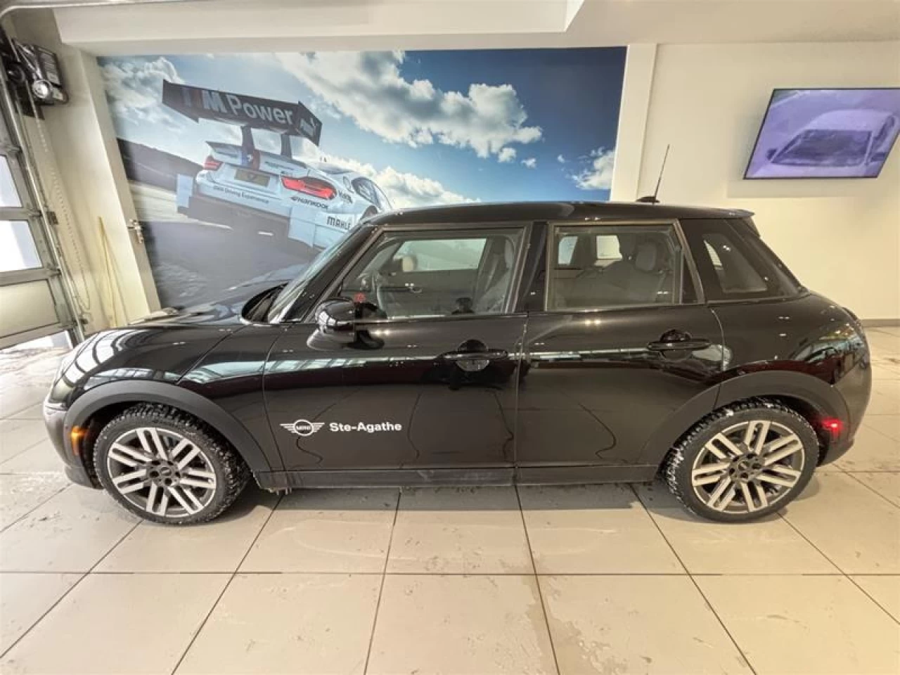 2026 MINI 5 Door Cooper S FWD Image principale