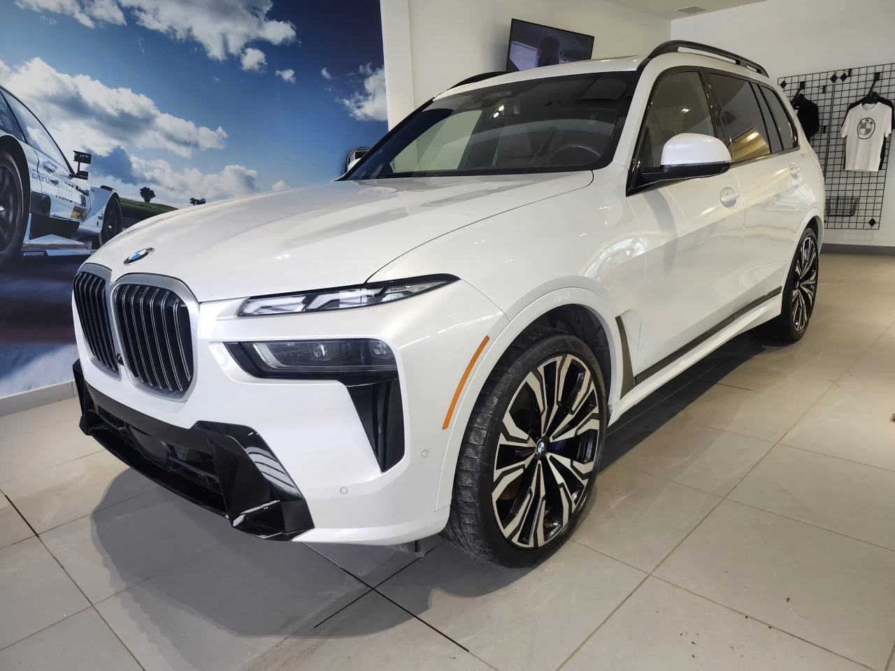 2023 BMW X7 xDrive40i Main Image