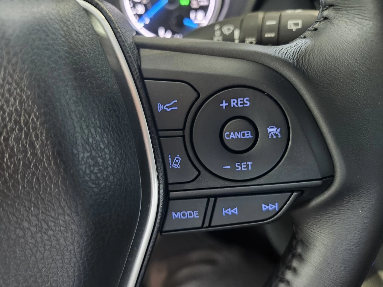 2022 Toyota Venza LE Main Image