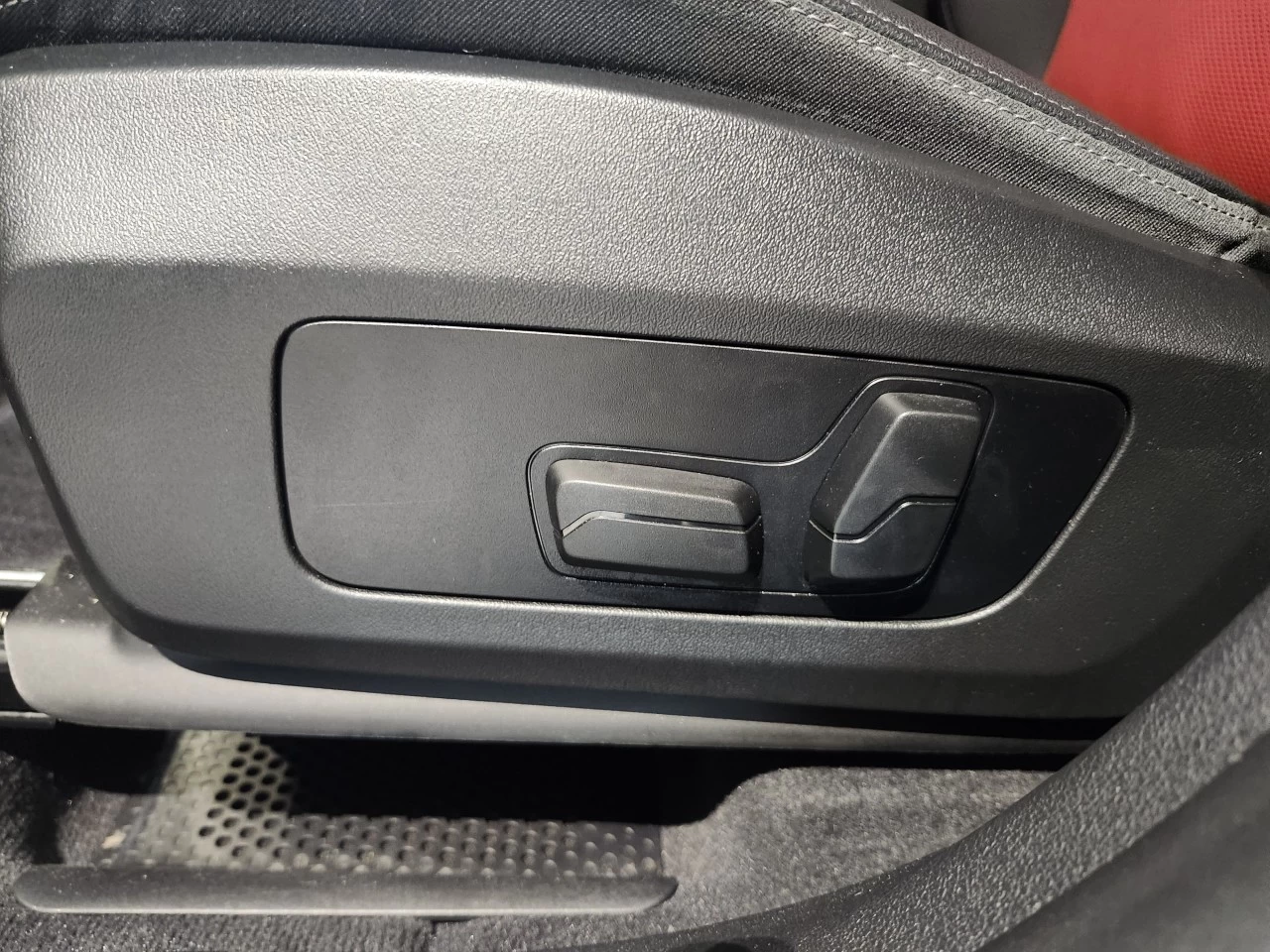 2023 BMW X1 xDrive28i Main Image