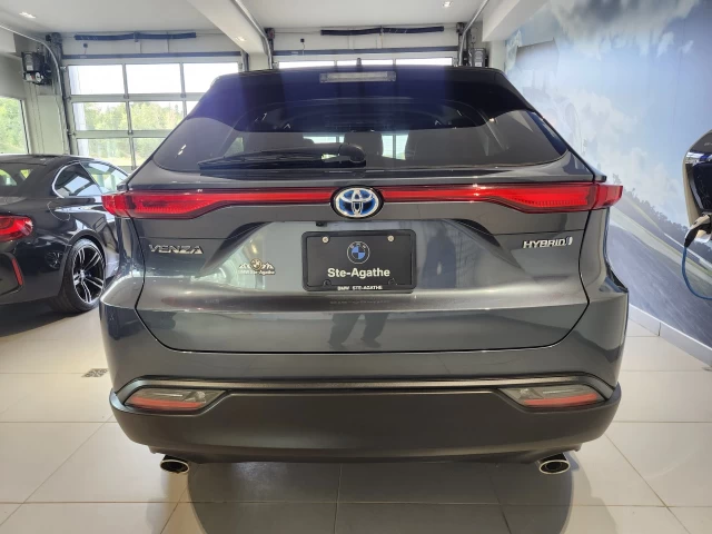 Toyota Venza LE 2022