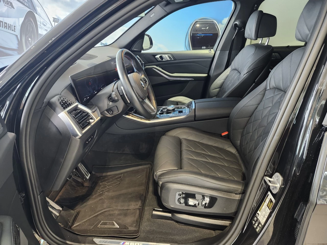 2025 BMW X5 M60i xDrive Image principale