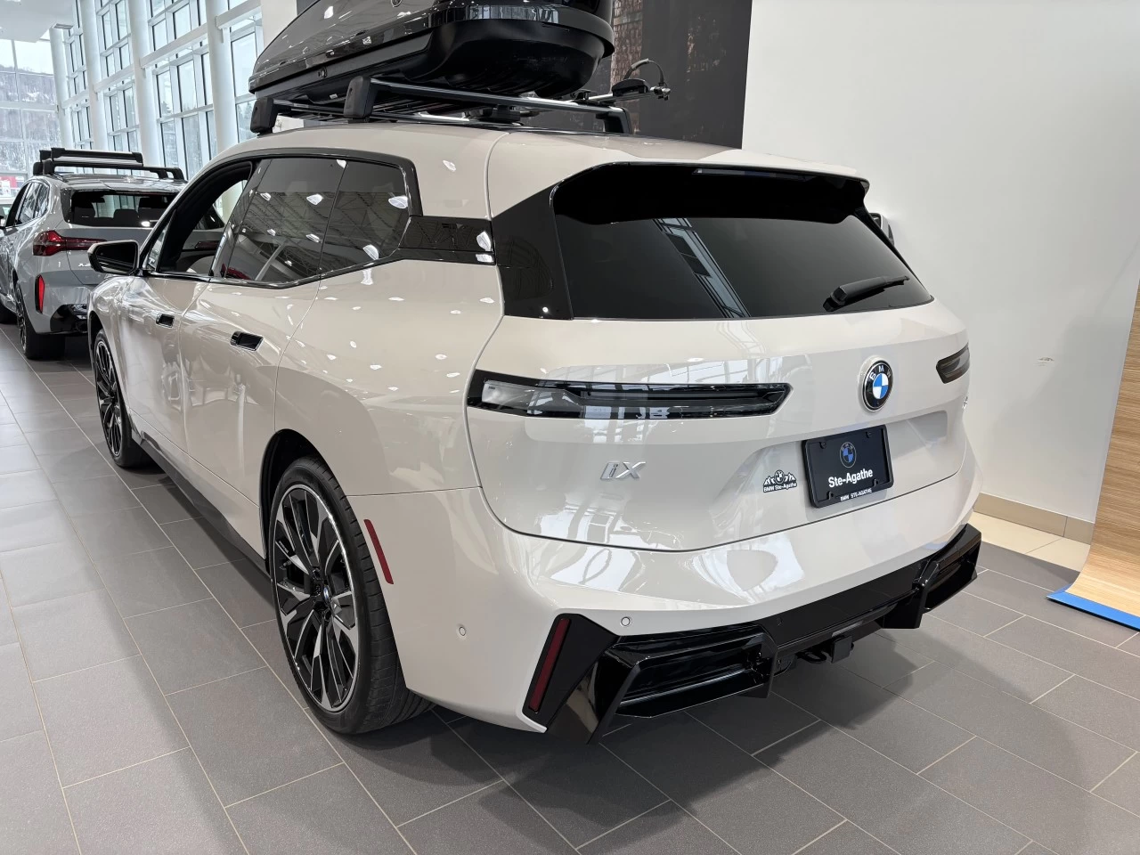 2026 BMW iX xDrive60 Image principale