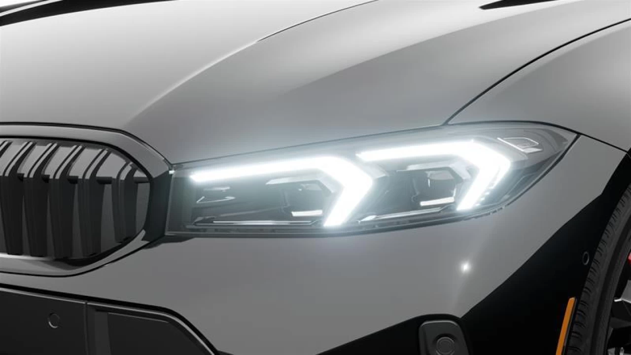 2026 BMW 330I xDrive M Sport Edition Image principale