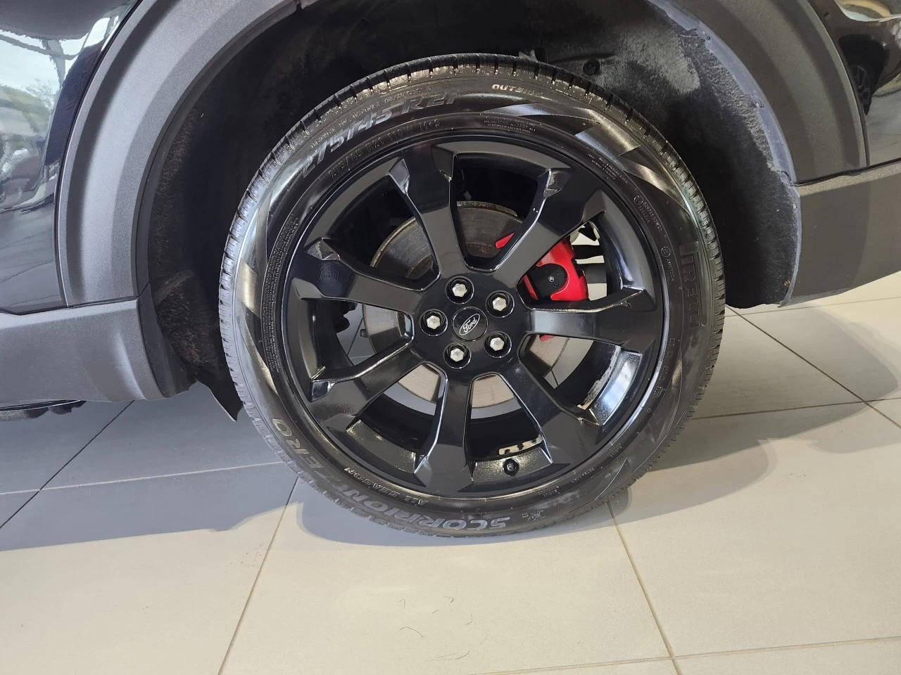 2023 Ford Explorer ST Main Image