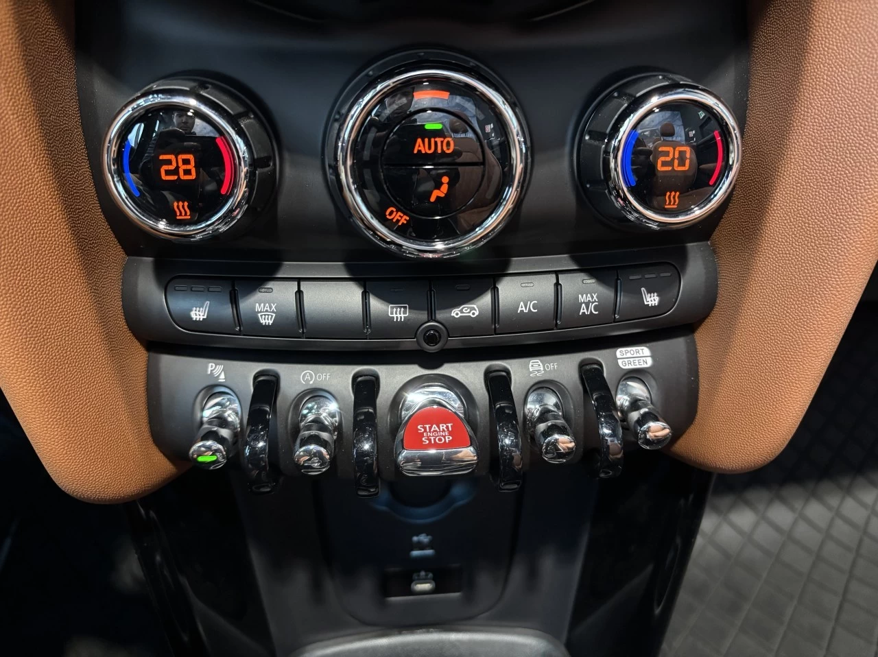 2024 Mini Cooper Convertible John Cooper Works Image principale