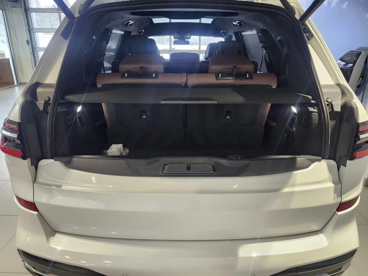 2023 BMW X7 xDrive40i Main Image