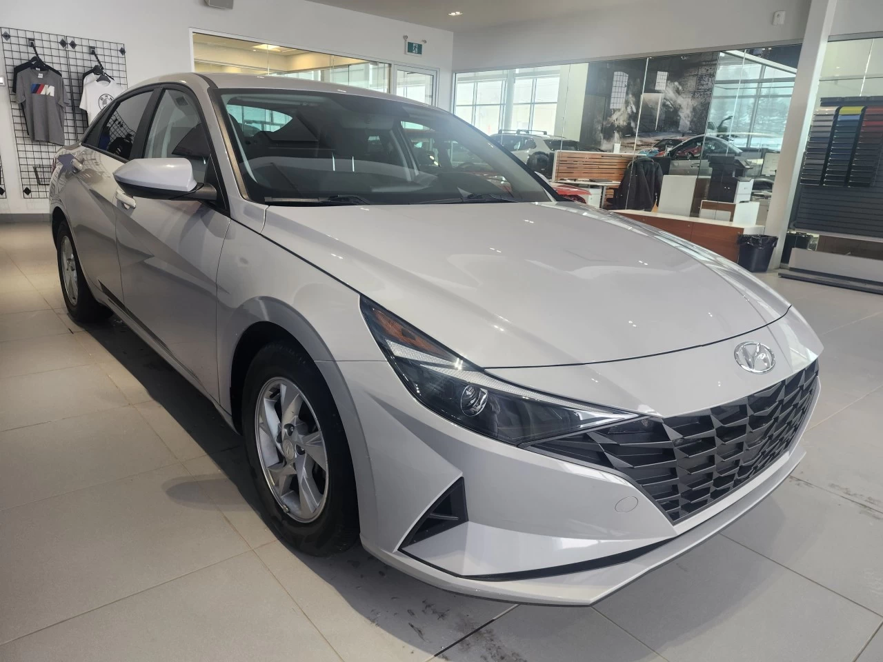 2022 Hyundai Elantra Essential Image principale