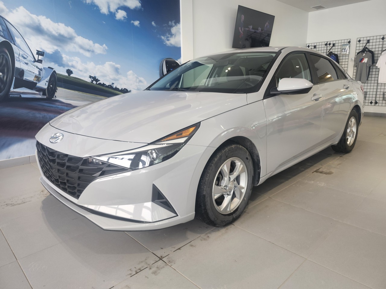 Hyundai 2022 Elantra Essential